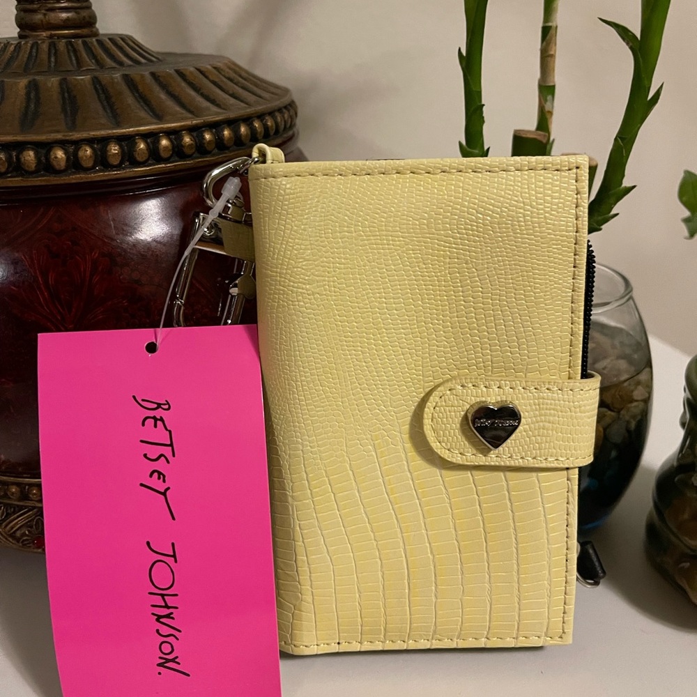 Betsy Johnson YELLOW Card Case with Key Ring - Picture 9 of 10